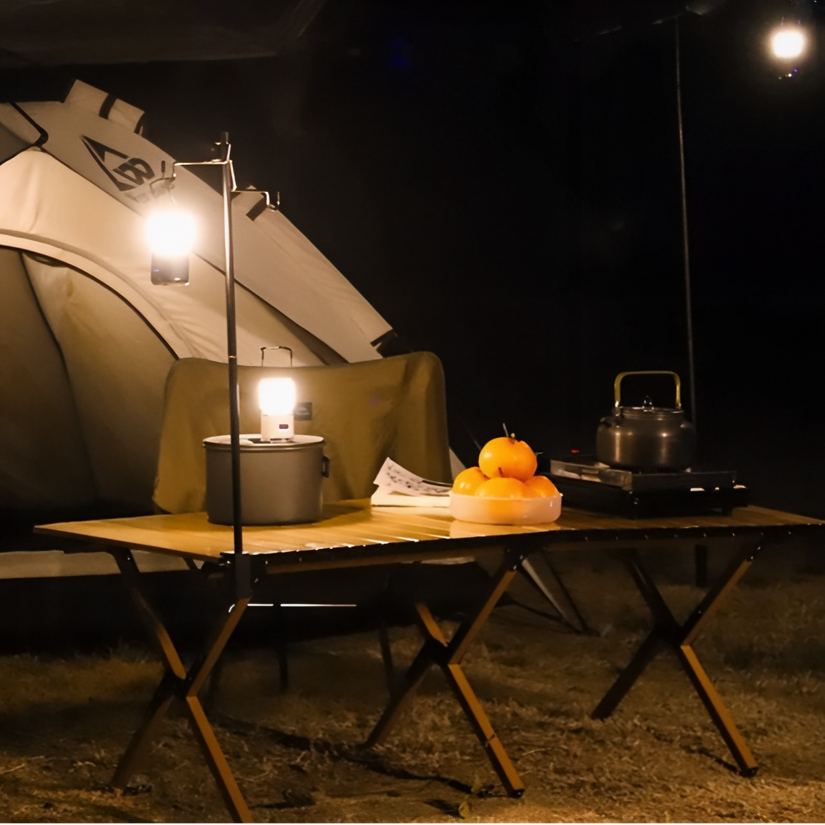 Lanterne Ultra Légère Randonnée mise en scène camping - Noir et Argent - Vert Olive - Turquoise et Argent